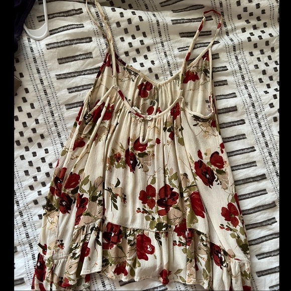 volcom floral and flowy tank. - Picture 2 of 2